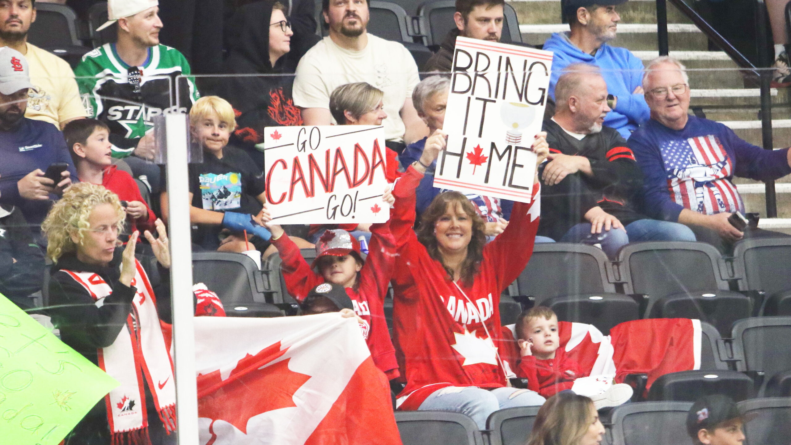 Fans, Final Game CAN - SWE, IIHF U18 Worlds 2025, Comerica Center, Frisco | Quelle: © Puckfans.at / Andreas Robanser